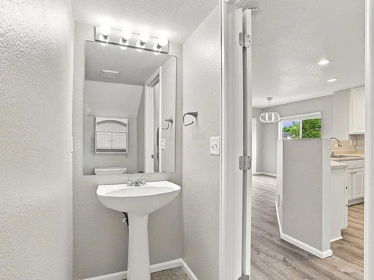 4028 Three Bridges Ct — Photo 18