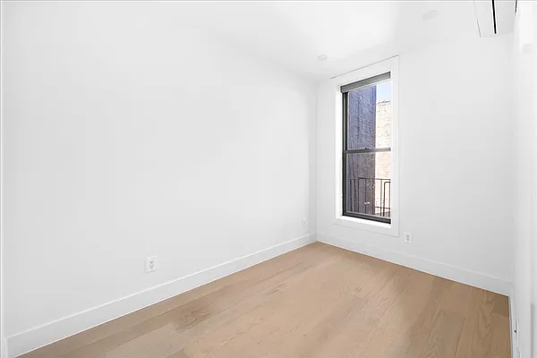 Rented by SERHANT. | media 8