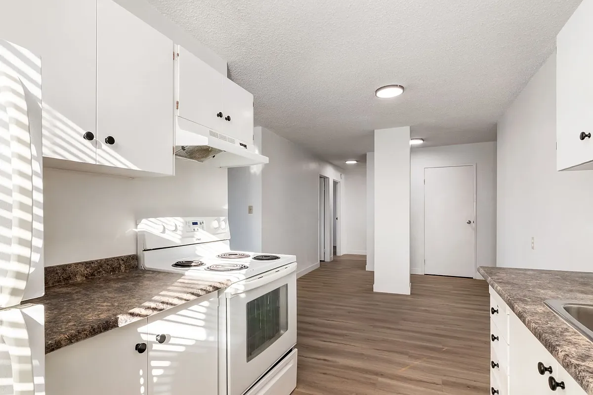 Building Photo - 505 56th Ave SW #410