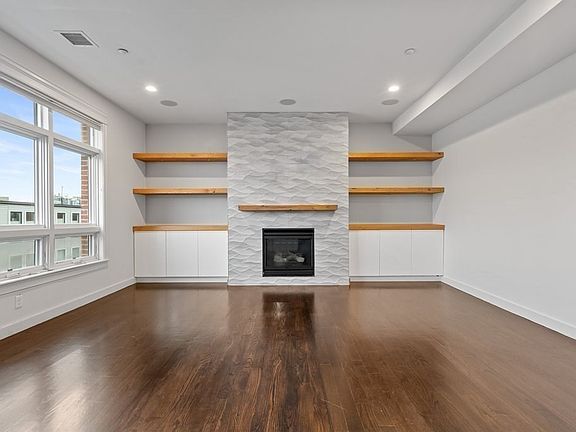 2nd image of 350 W 2nd St Unit 7