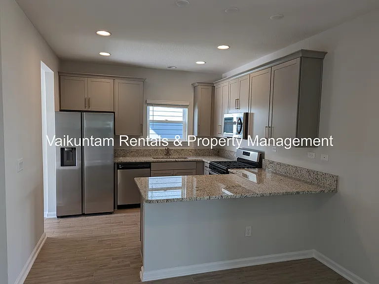 74 Newton Ln — Photo 5