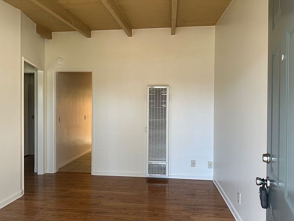 4th image of 103 Avenida Carmelo APT C