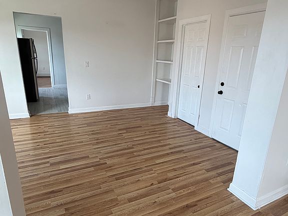 5th image of 968 Broad St APT 3