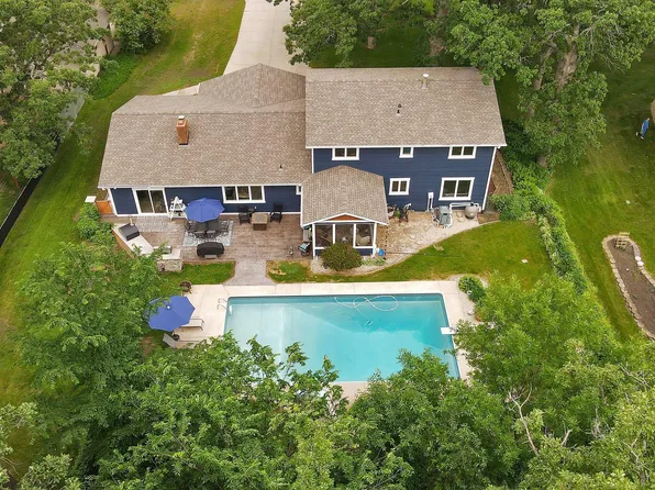 465 Shady Ridge Rd NW, Hutchinson, MN 55350