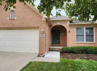 23734 W Lake Cir N #3, Trenton, MI 48183