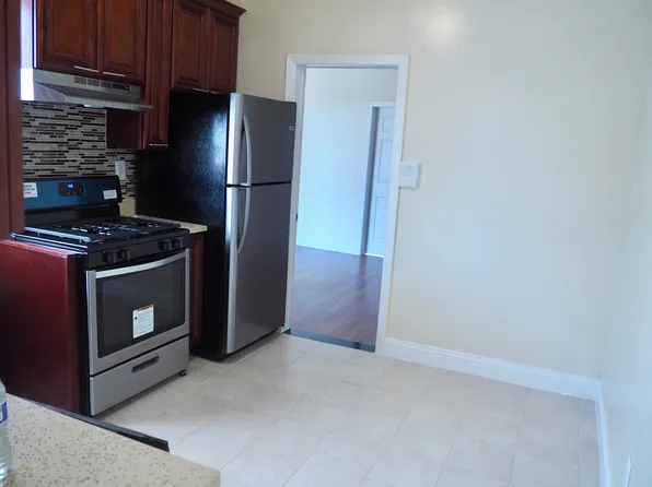 25-45 18th Street image 3 of 26