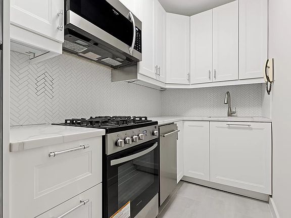 4th image of 80 E End Ave APT 9D
