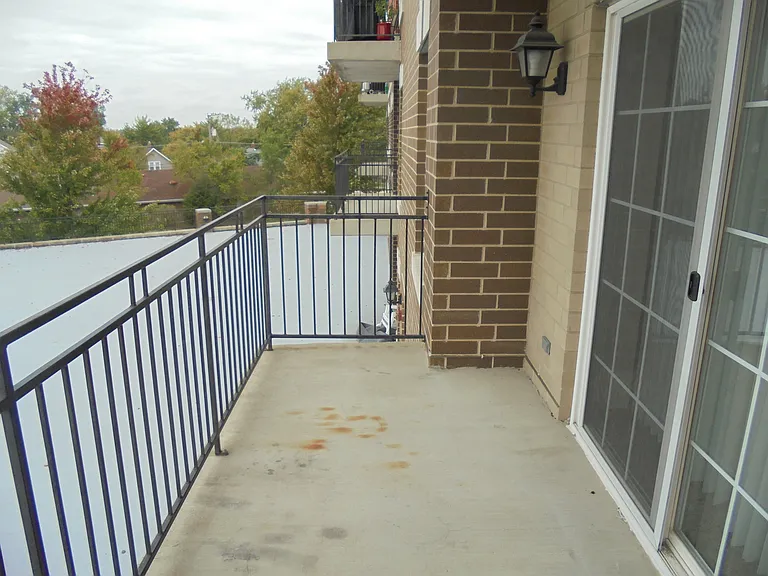 19806 Wolf Rd #301 — Photo 3