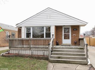 9025 S Utica Ave, Evergreen Park, IL 60805