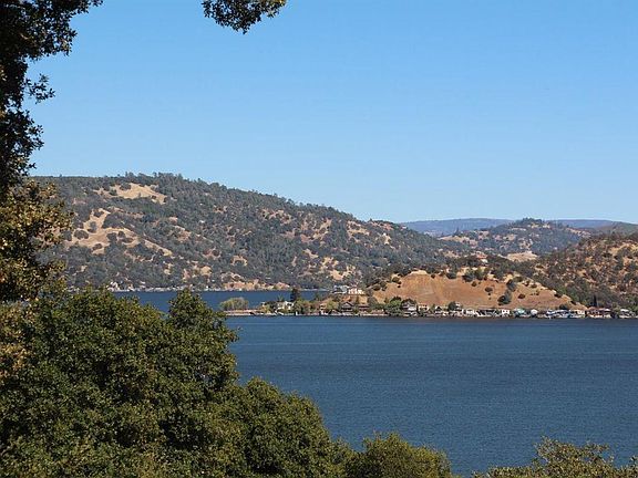 2nd image of 3035 S Lake Dr