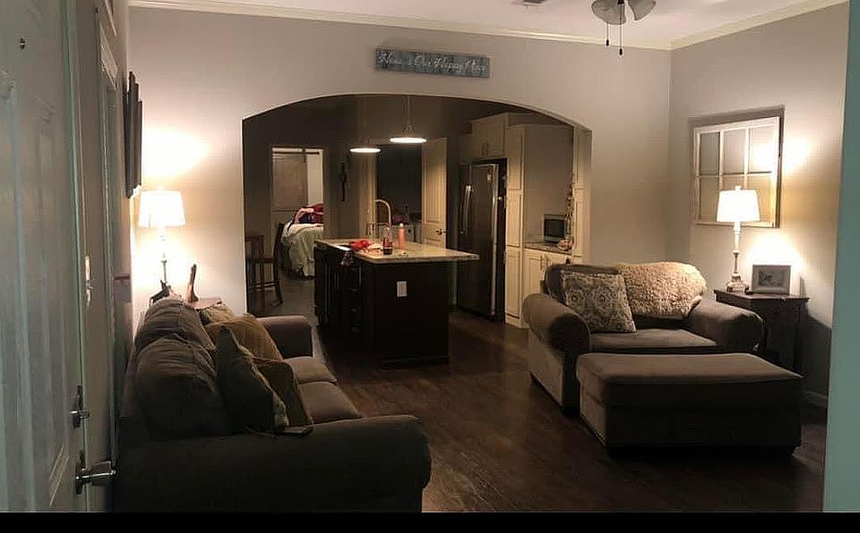 2nd image of 7918 Hillside Dr