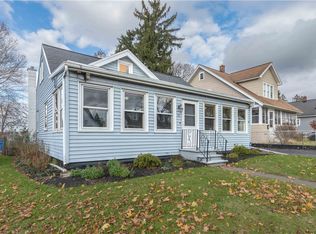78 Redfern Dr, Rochester, NY 14620