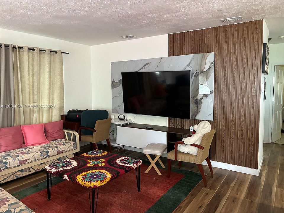 1st image of 1440 NE 174th St