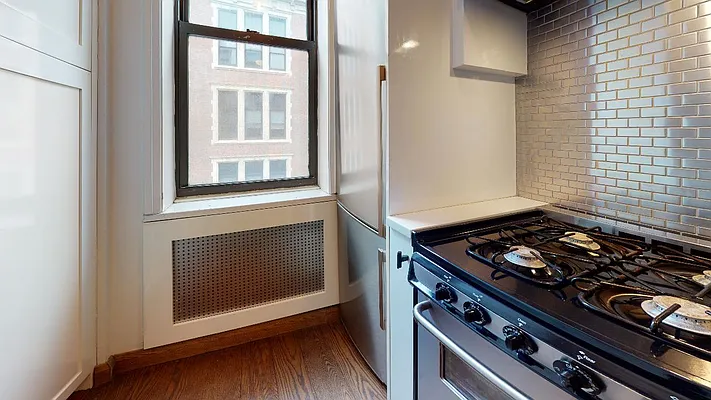 Rented by Bond New York | media 19