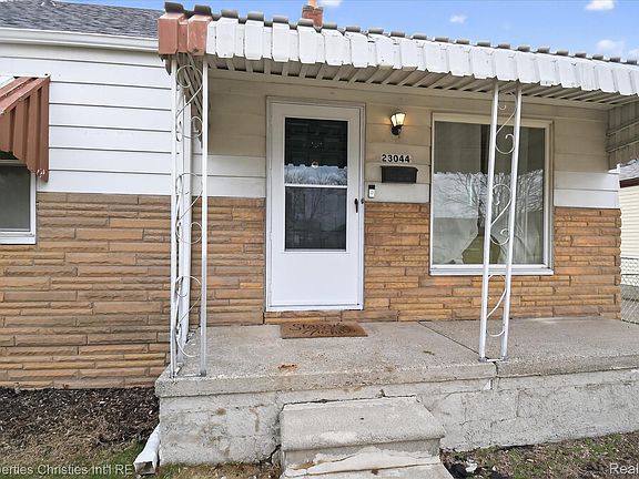 5th image of 23044 Harding Ave