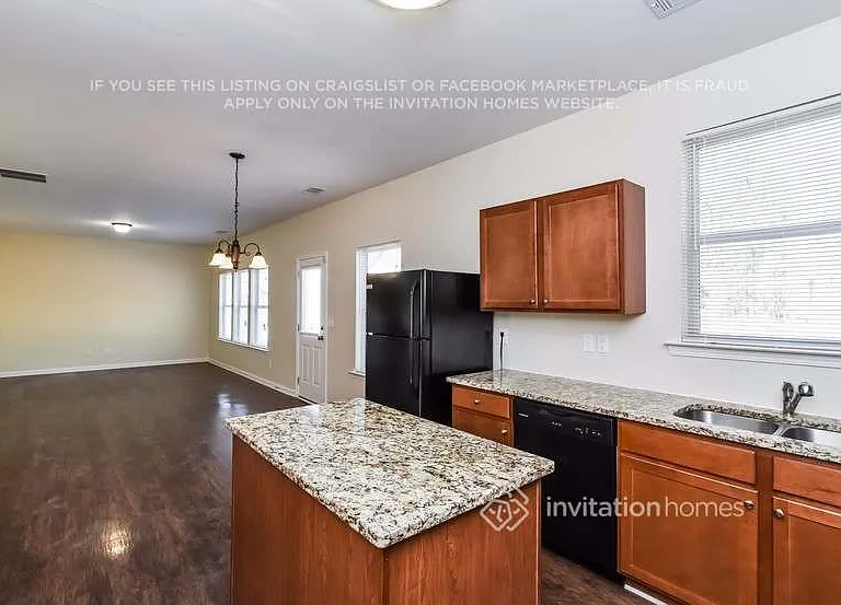 3467 Rosebud Park Dr — Photo 8