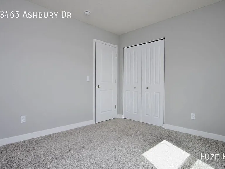 23465 Ashbury Dr — Photo 20