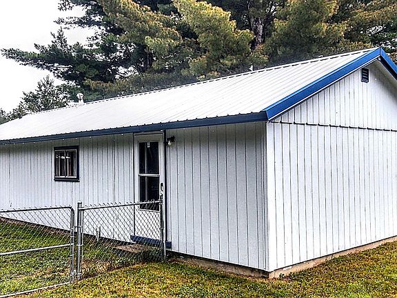 4th image of 9389 Superior Ave