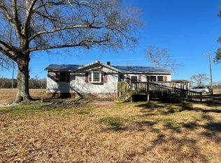252 Chicken Ln, Salemburg, NC 28385