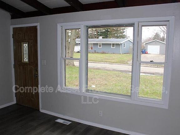 4th image of 107 Eastwood Ave
