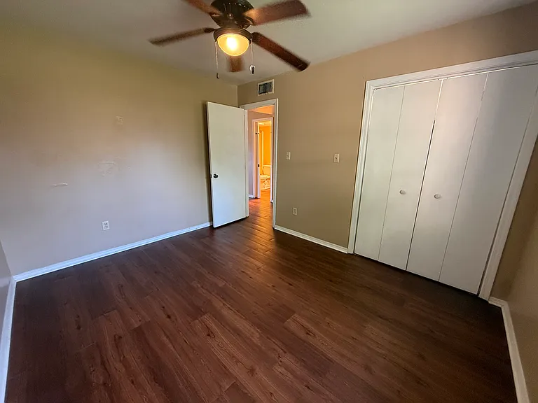 2624 W C St — Photo 7