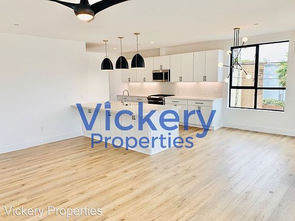 3rd image of 3130 Madison St #201