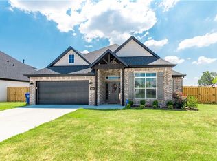 2024 W Broadway Pl, Rogers, AR 72758
