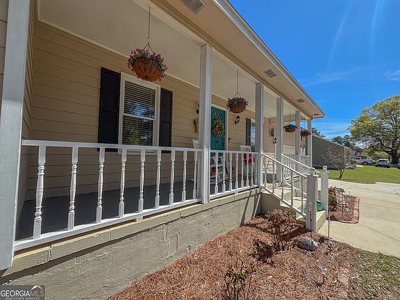 4th image of 100 Hummingbird Dr