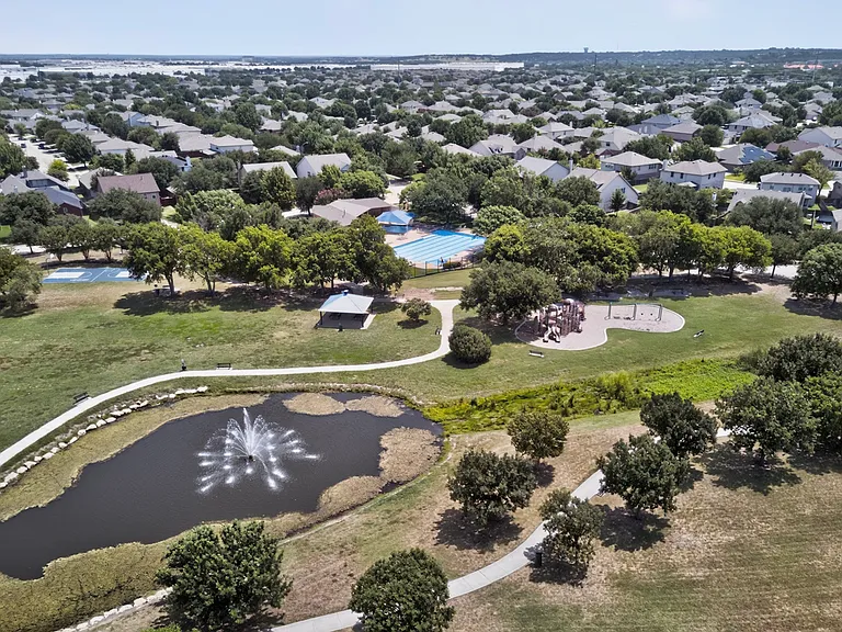 4184 Capstone Dr — Photo 39