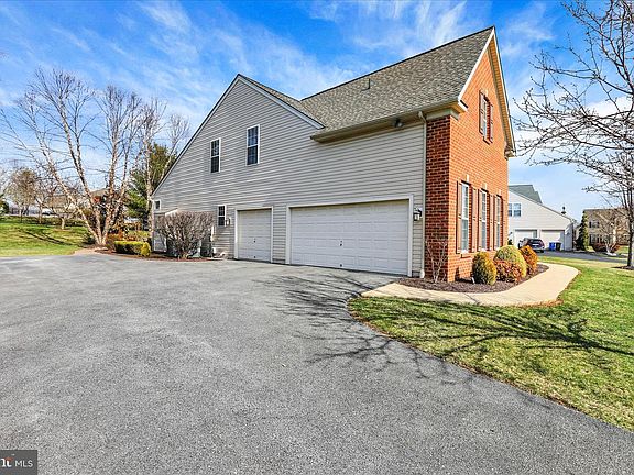 5th image of 12 Hidden Brook Way