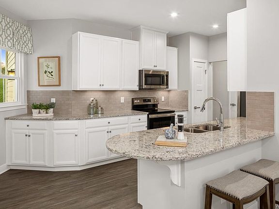 3rd image of 199 Sandstone Cir #9B