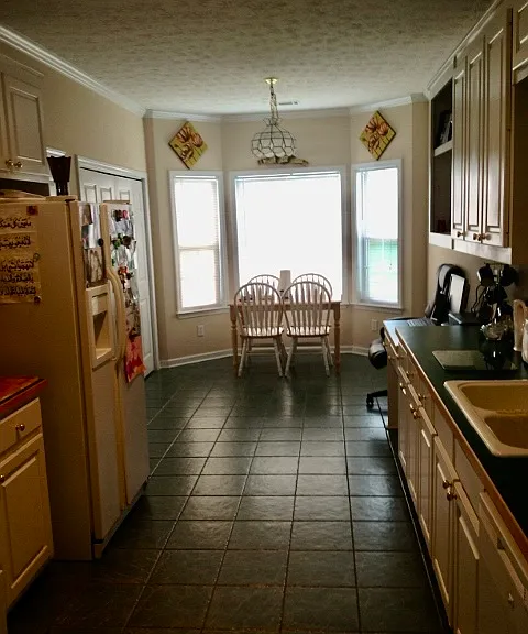 974 Dogwood Rd — Photo 3