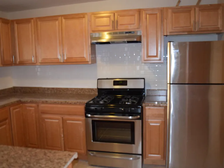 99 Leroy Pl — Photo 9