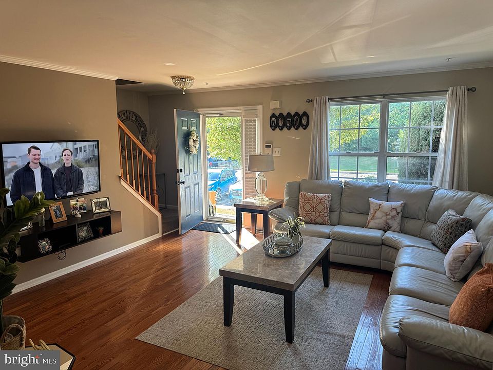 1st image of 1003 Woodview Ct