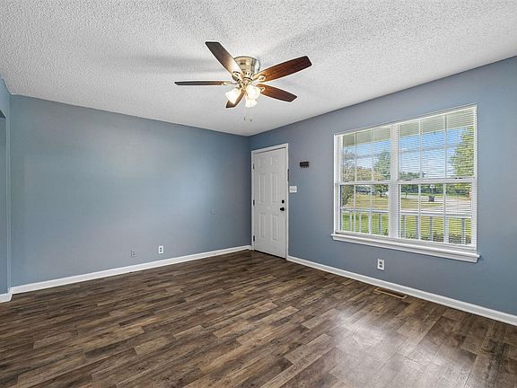 3rd image of 717 Polk Ave