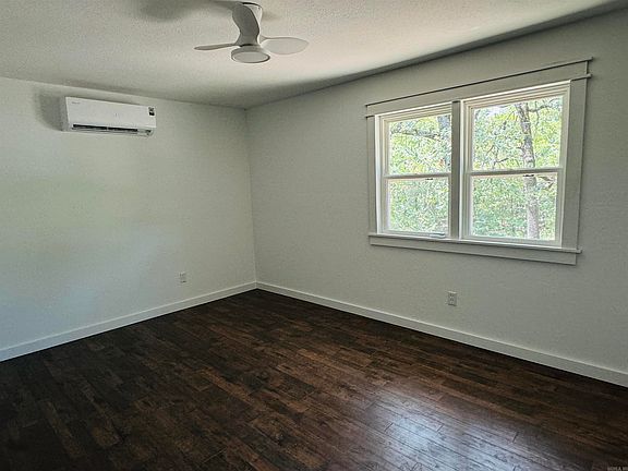 5th image of 422 Pavilion Ln