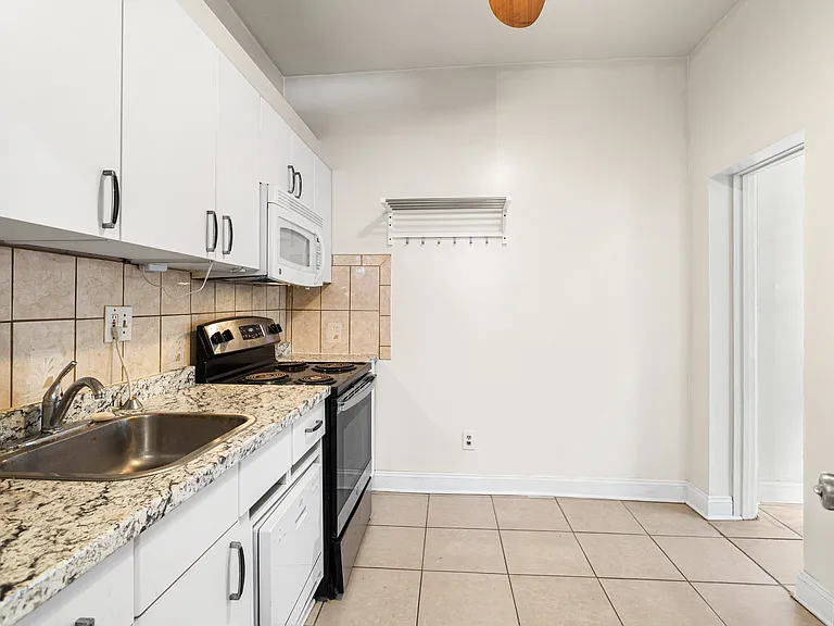 1101 E Palmer St — Photo 12