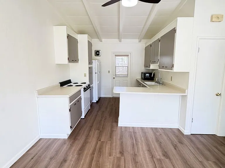 204 S Hortense St — Photo 2