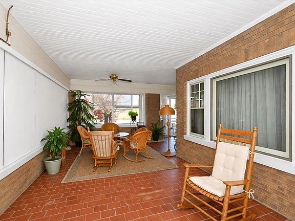 4th image of 508 3rd St SE