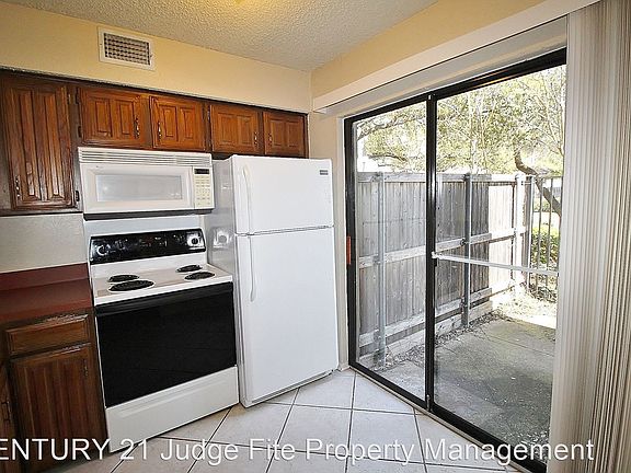 5th image of 14800 Enterprise Dr APT 3C