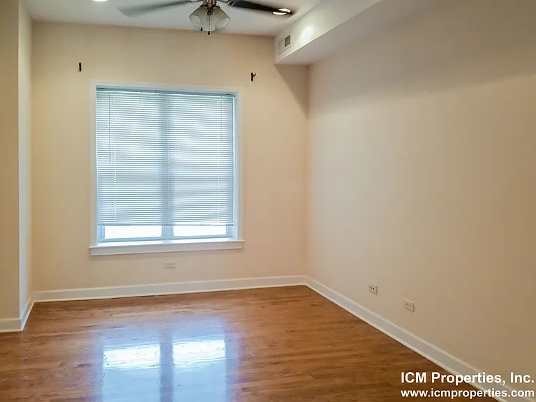 838 W Cornelia Ave #1 — Photo 2