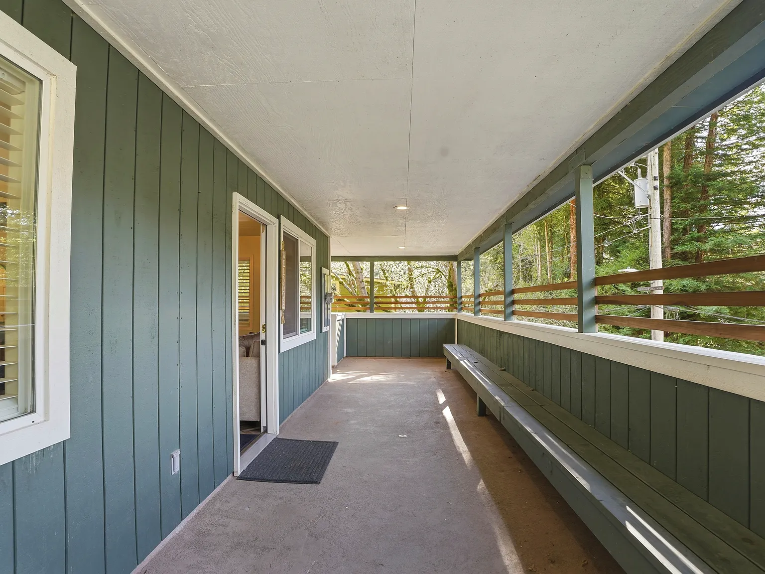 5 bed, 2035 sqft, $5,950 — Photo 4