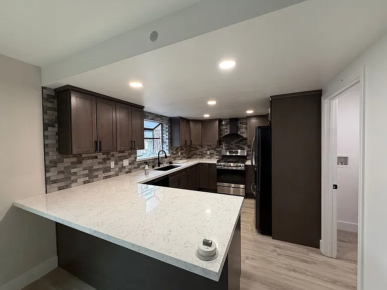1900 Apache Ave — Photo 5