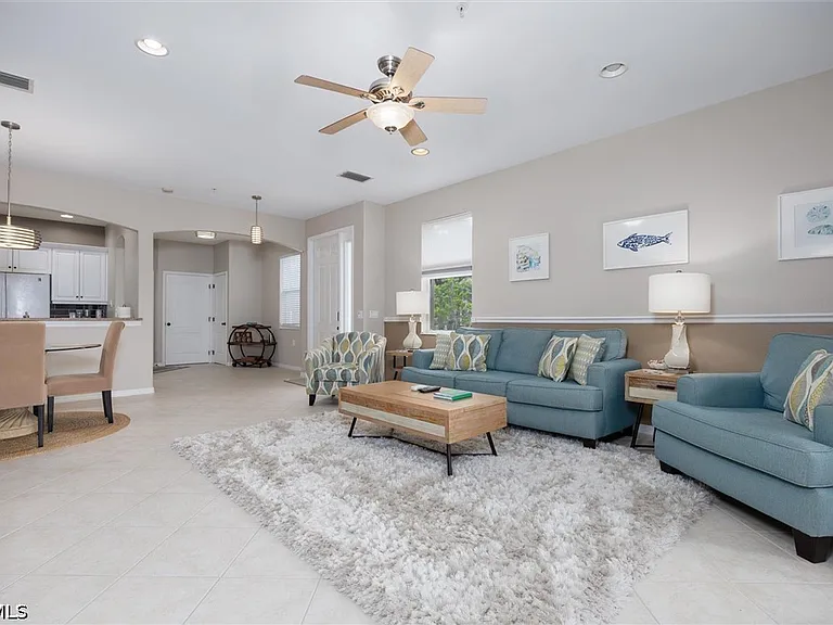 3240 Cottonwood Bnd #201 — Photo 7