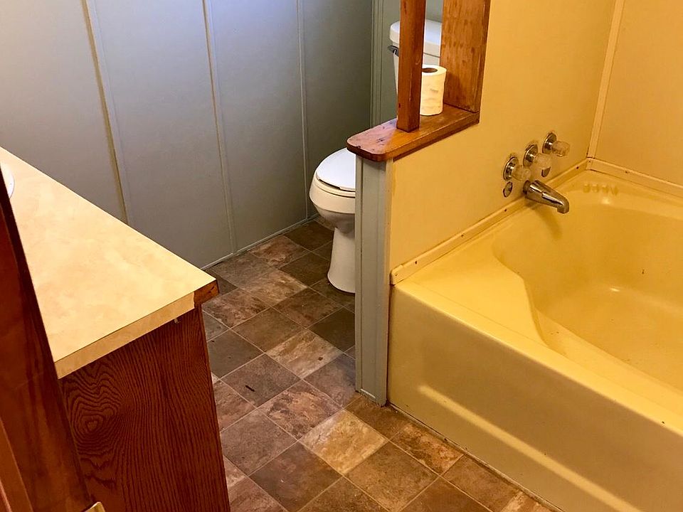 2nd image of 112 N Shady Ln