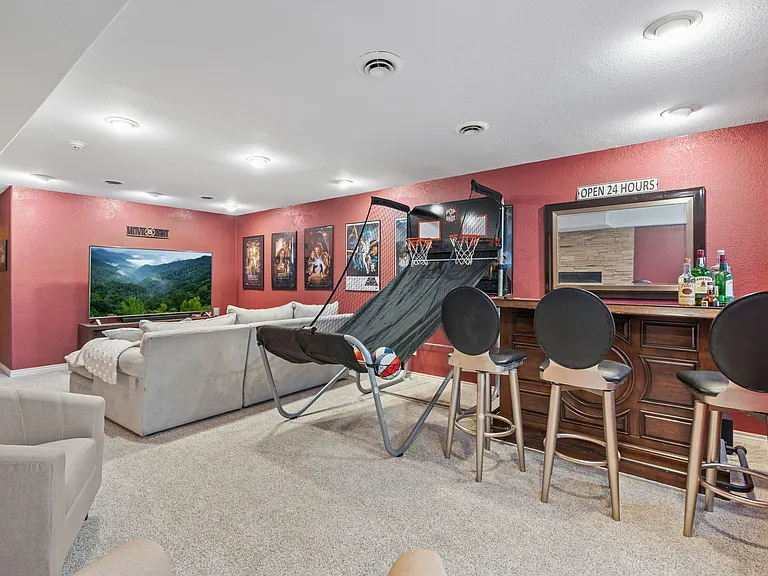 4350 Reginold Ct — Photo 36