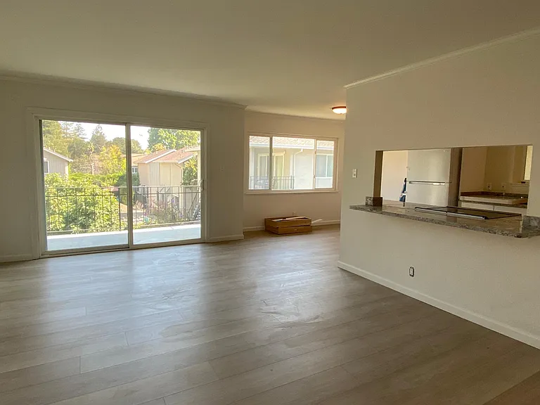 837 Cowper St #M — Photo 4