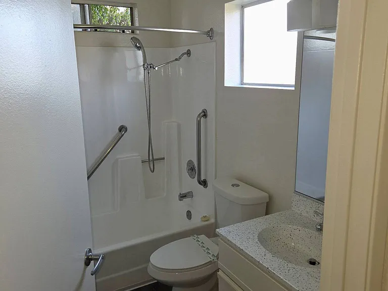 Carlsbad Sunset Senior Apts — Photo 11