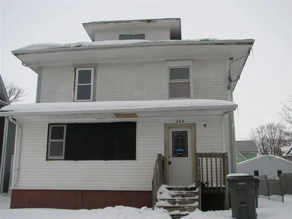 205 3rd Ave SE, Oelwein, IA 50662