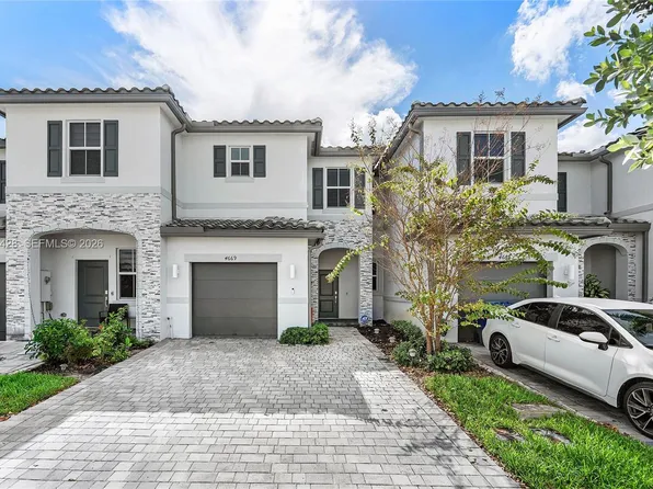 4669 NW 118th Ave, Coral Springs, FL 33076